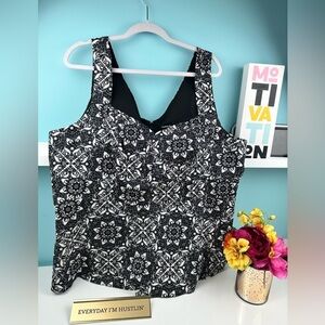 NWT Torrid cropped blouse sleeves top, size 3X, black white lattice print
